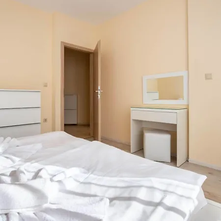 Apartment Touch The Sea Warna