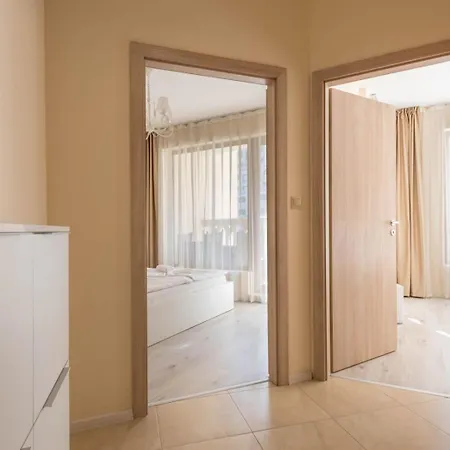 Apartment Touch The Sea Warna